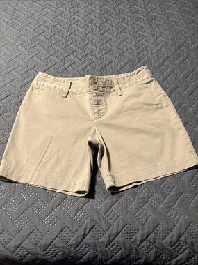 LOFT Beige Chino Bermuda Shorts, EUC, Size 6 Petite